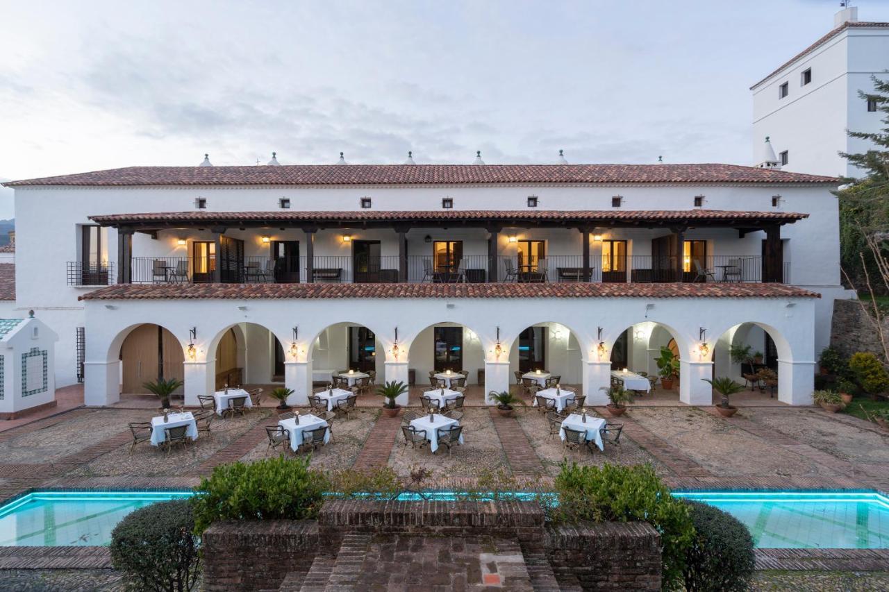 Parador De Guadalupe Γουαδελούπη Εξωτερικό φωτογραφία