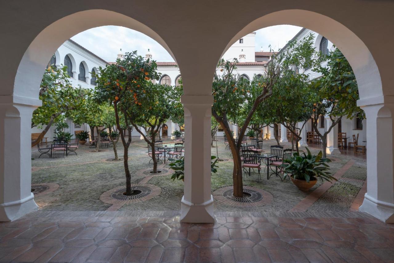 Parador De Guadalupe Γουαδελούπη Εξωτερικό φωτογραφία
