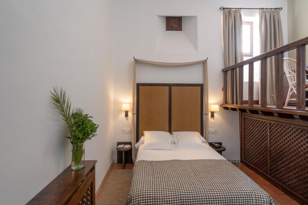 Parador De Guadalupe Γουαδελούπη Εξωτερικό φωτογραφία