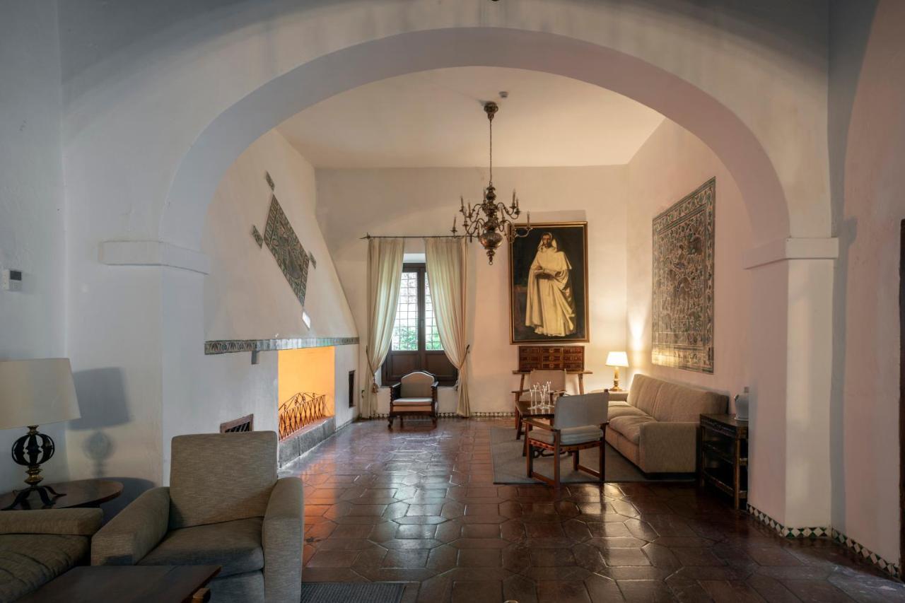 Parador De Guadalupe Γουαδελούπη Εξωτερικό φωτογραφία