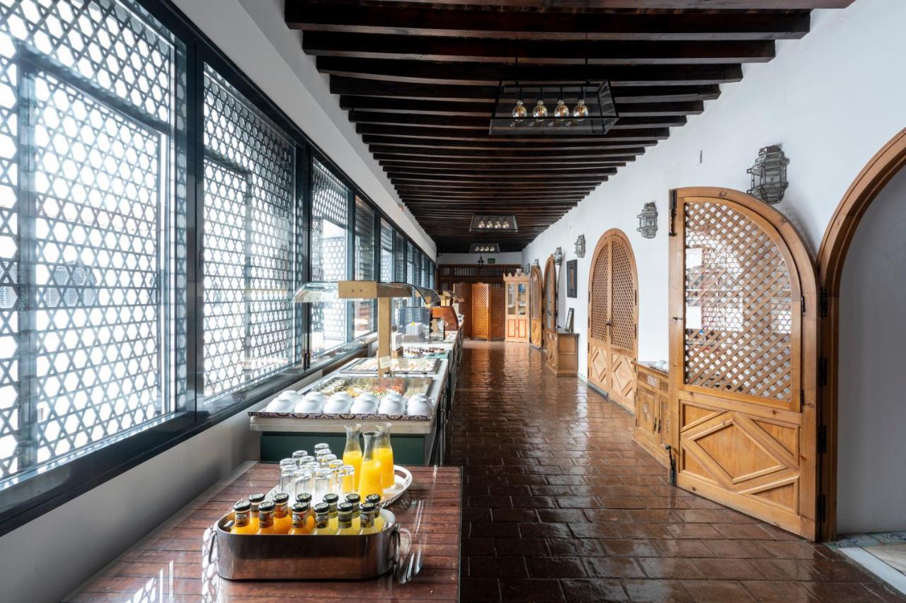 Parador De Guadalupe Γουαδελούπη Εξωτερικό φωτογραφία