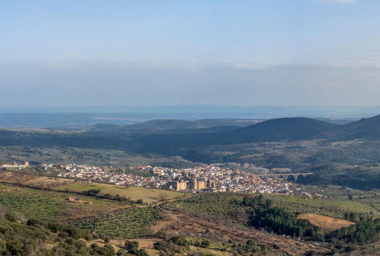 Parador De Guadalupe Γουαδελούπη Εξωτερικό φωτογραφία