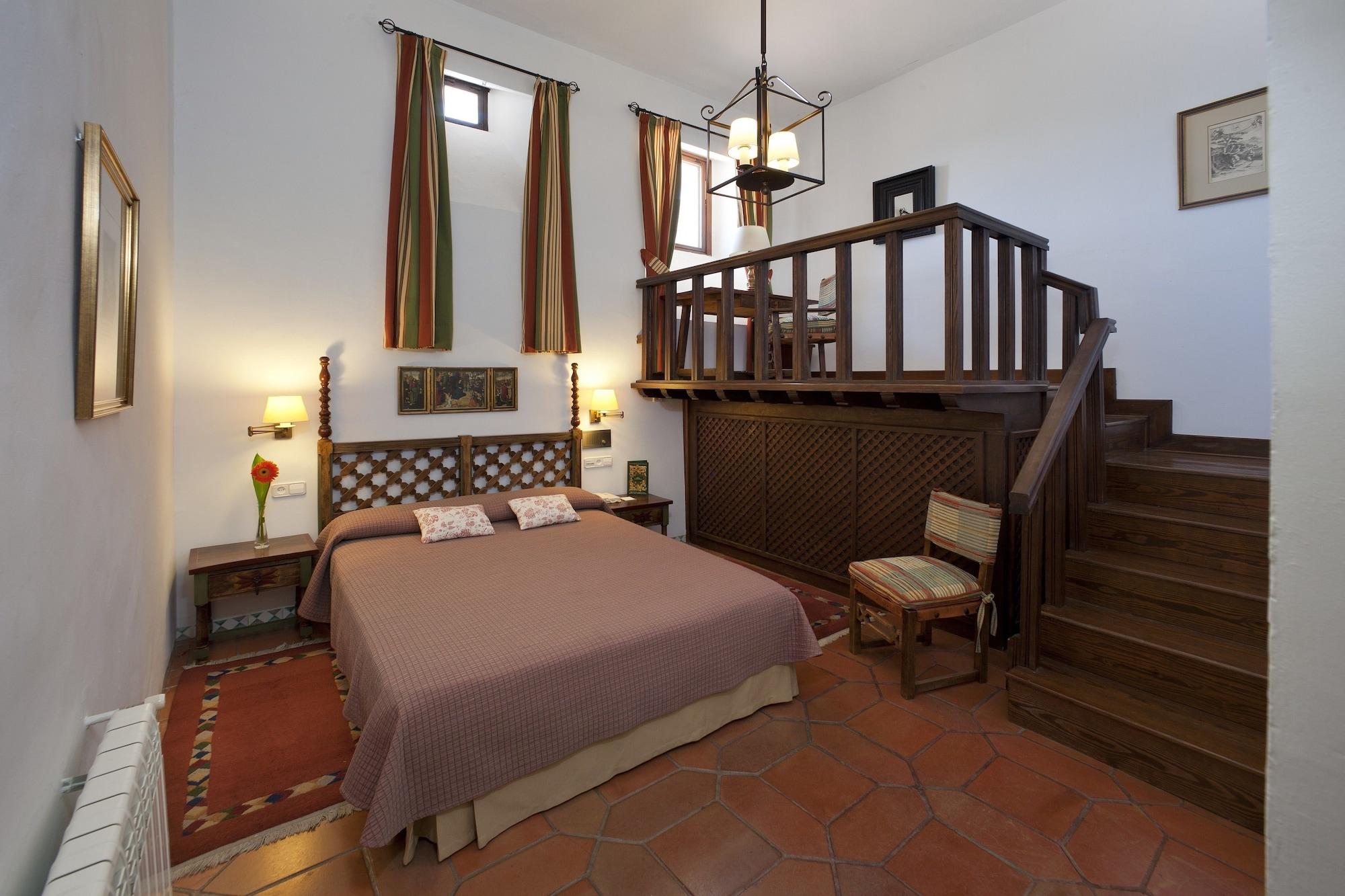 Parador De Guadalupe Γουαδελούπη Εξωτερικό φωτογραφία