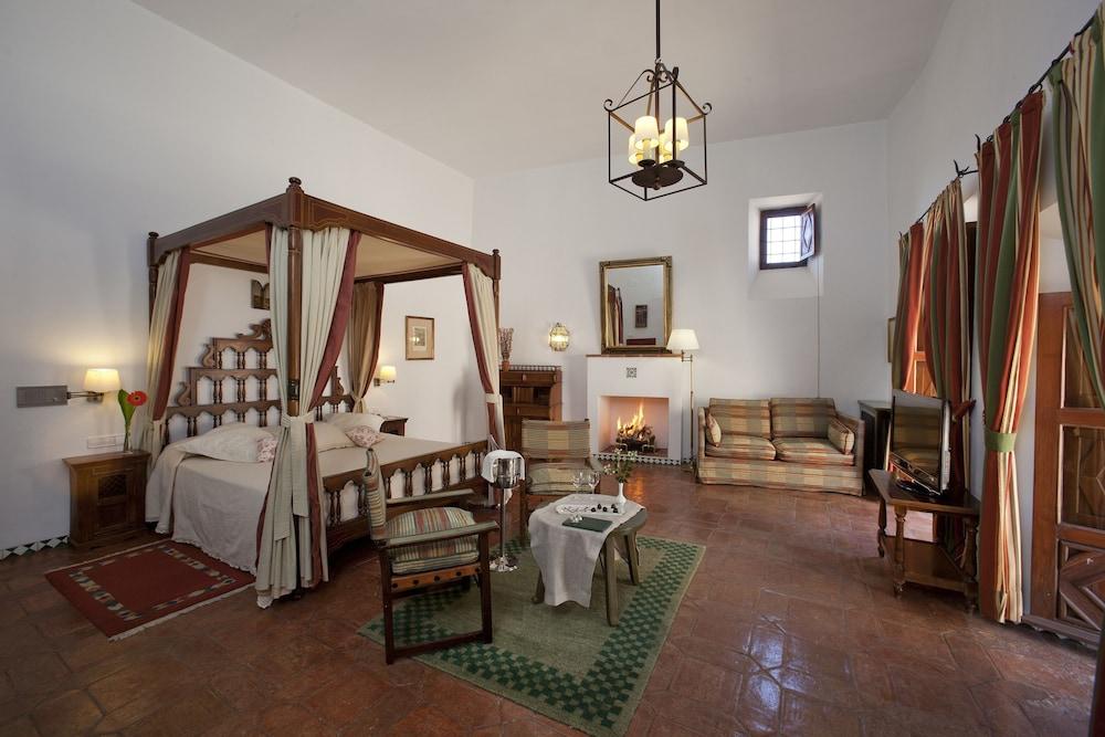 Parador De Guadalupe Γουαδελούπη Εξωτερικό φωτογραφία
