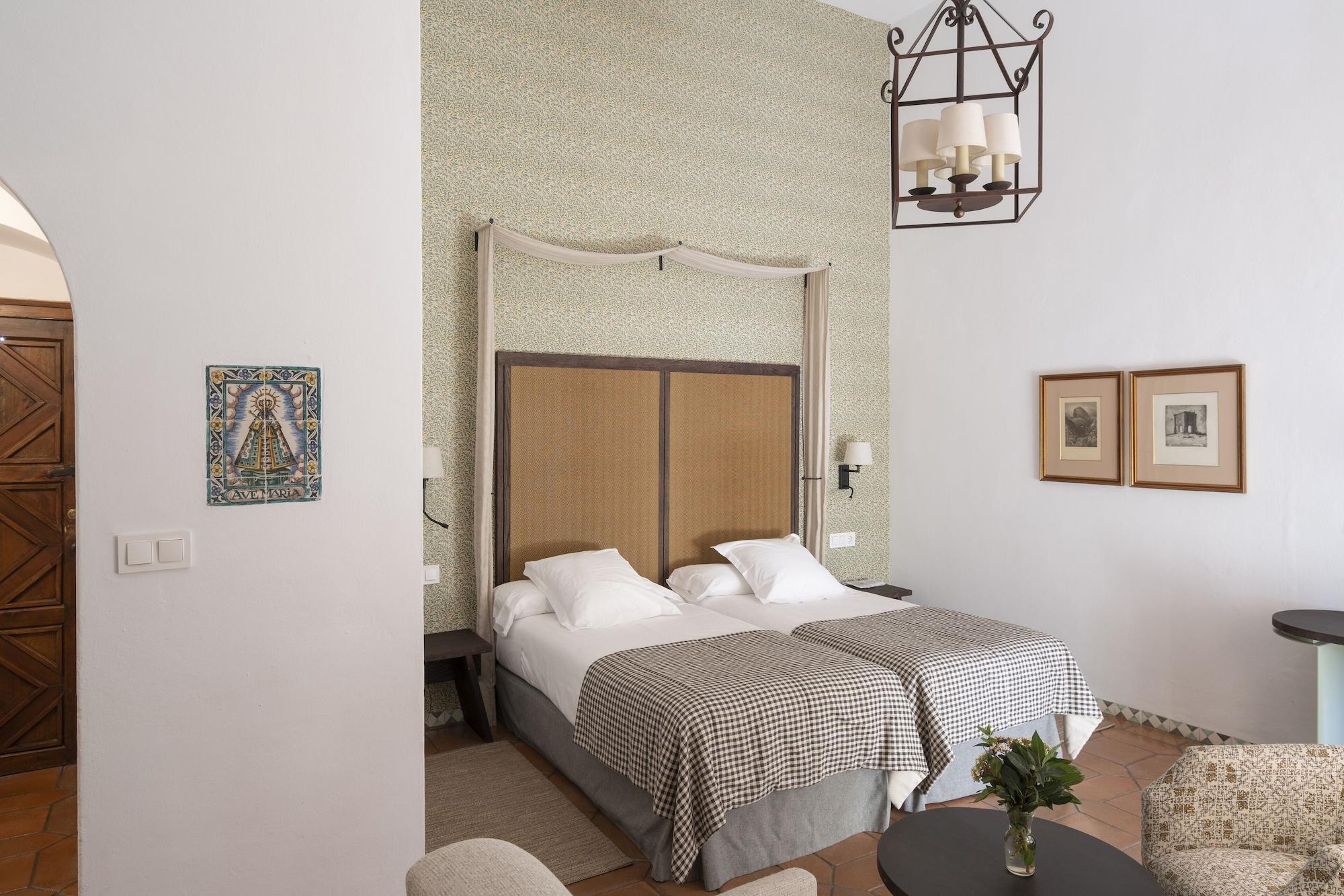 Parador De Guadalupe Γουαδελούπη Εξωτερικό φωτογραφία
