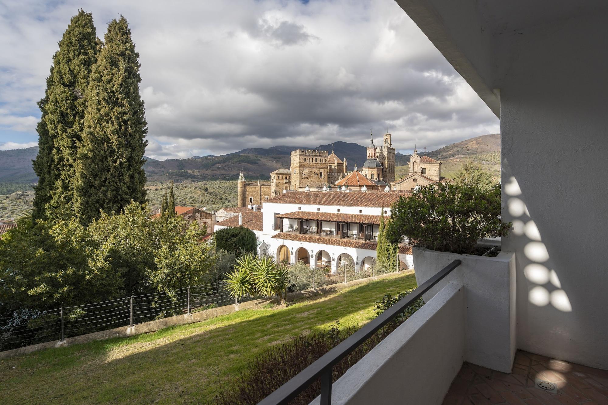 Parador De Guadalupe Γουαδελούπη Εξωτερικό φωτογραφία