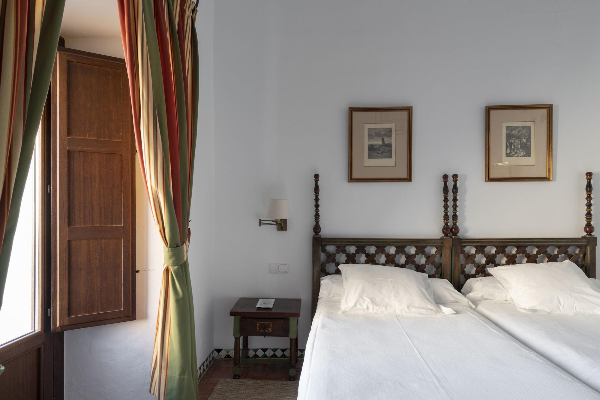 Parador De Guadalupe Γουαδελούπη Εξωτερικό φωτογραφία
