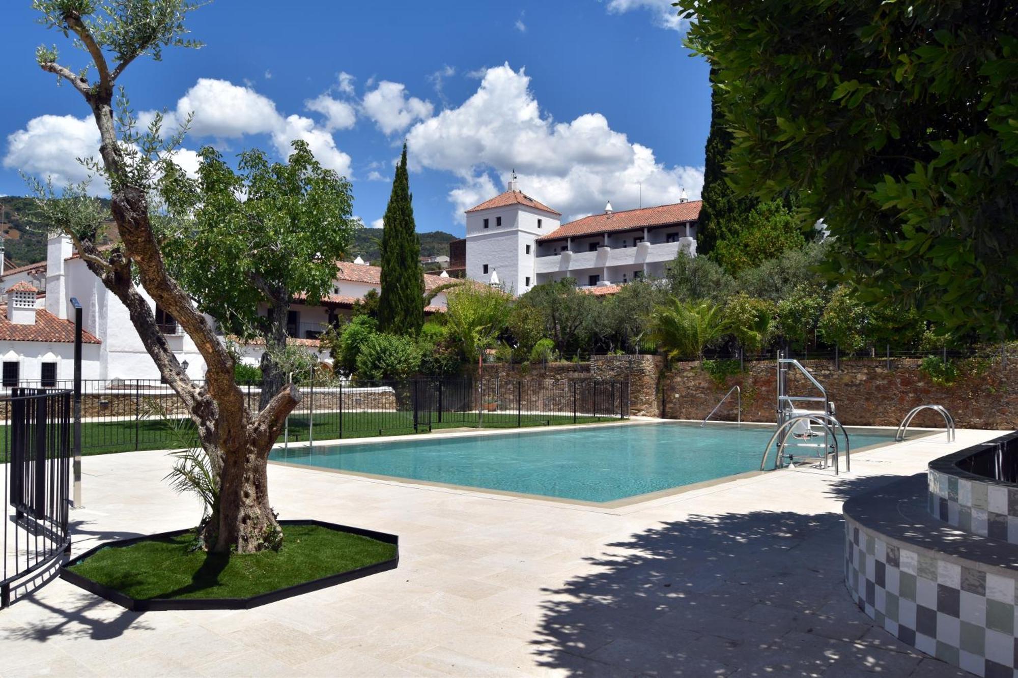 Parador De Guadalupe Γουαδελούπη Εξωτερικό φωτογραφία