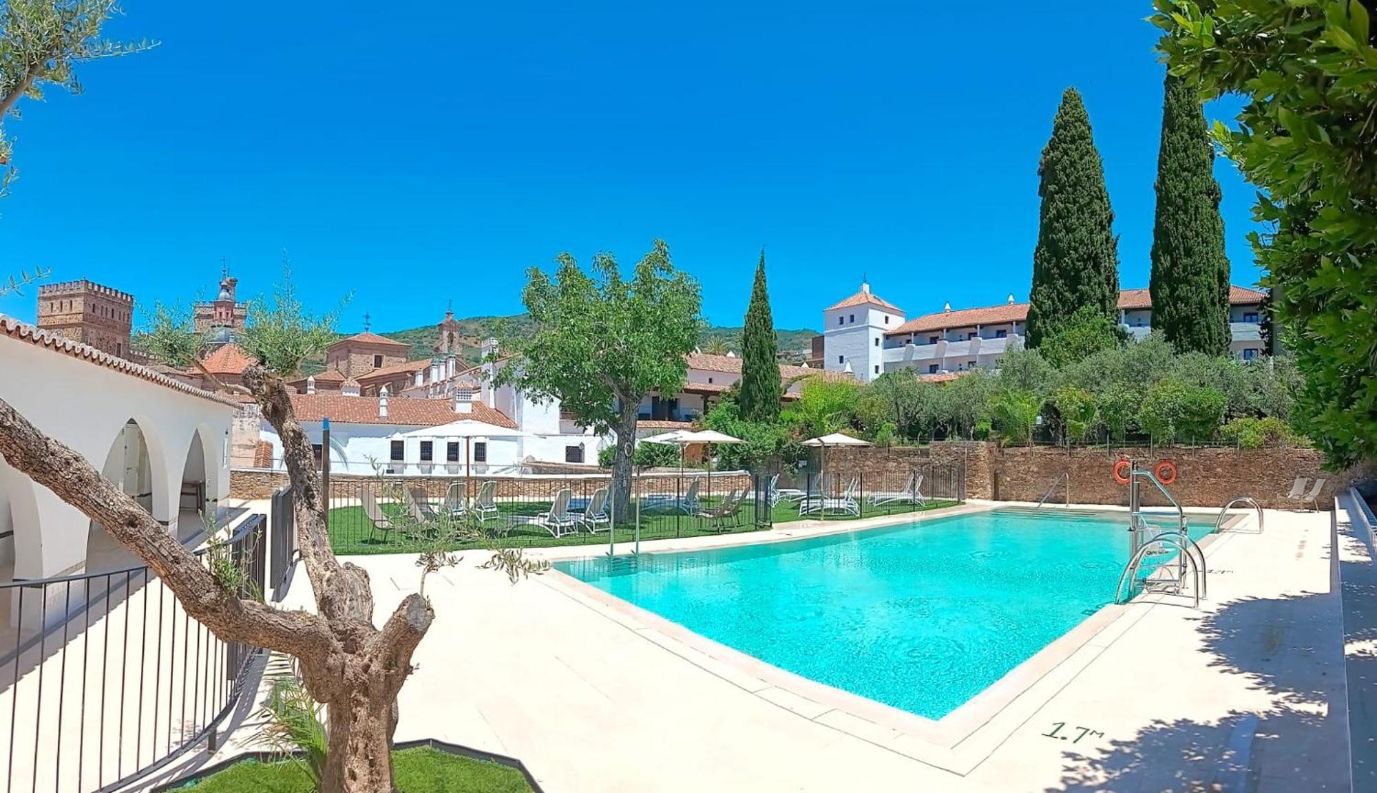 Parador De Guadalupe Γουαδελούπη Εξωτερικό φωτογραφία