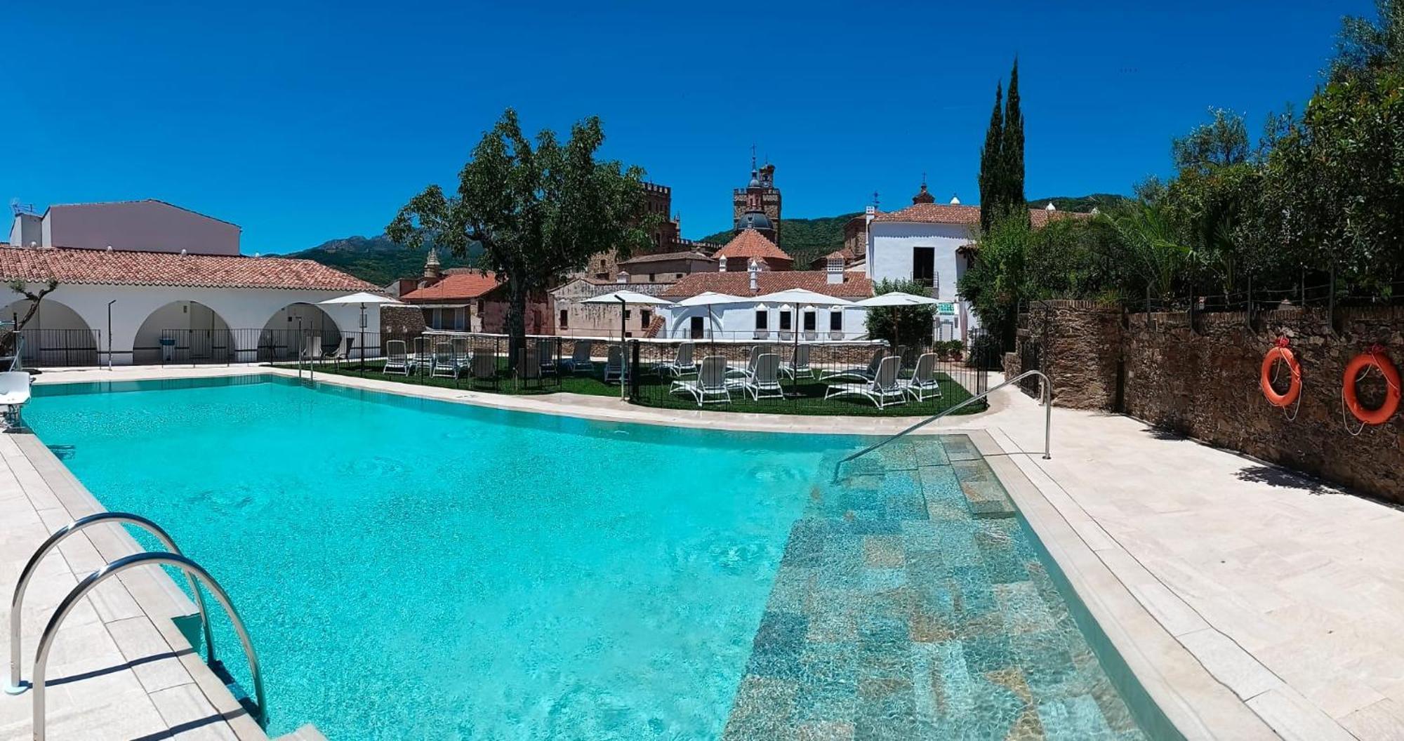 Parador De Guadalupe Γουαδελούπη Εξωτερικό φωτογραφία