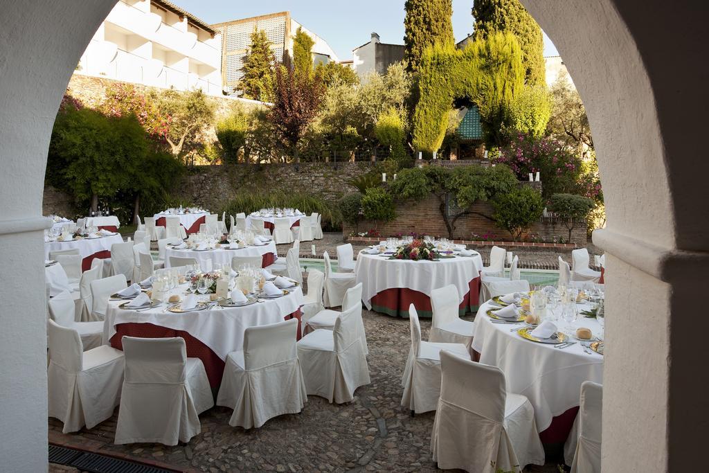 Parador De Guadalupe Γουαδελούπη Εξωτερικό φωτογραφία