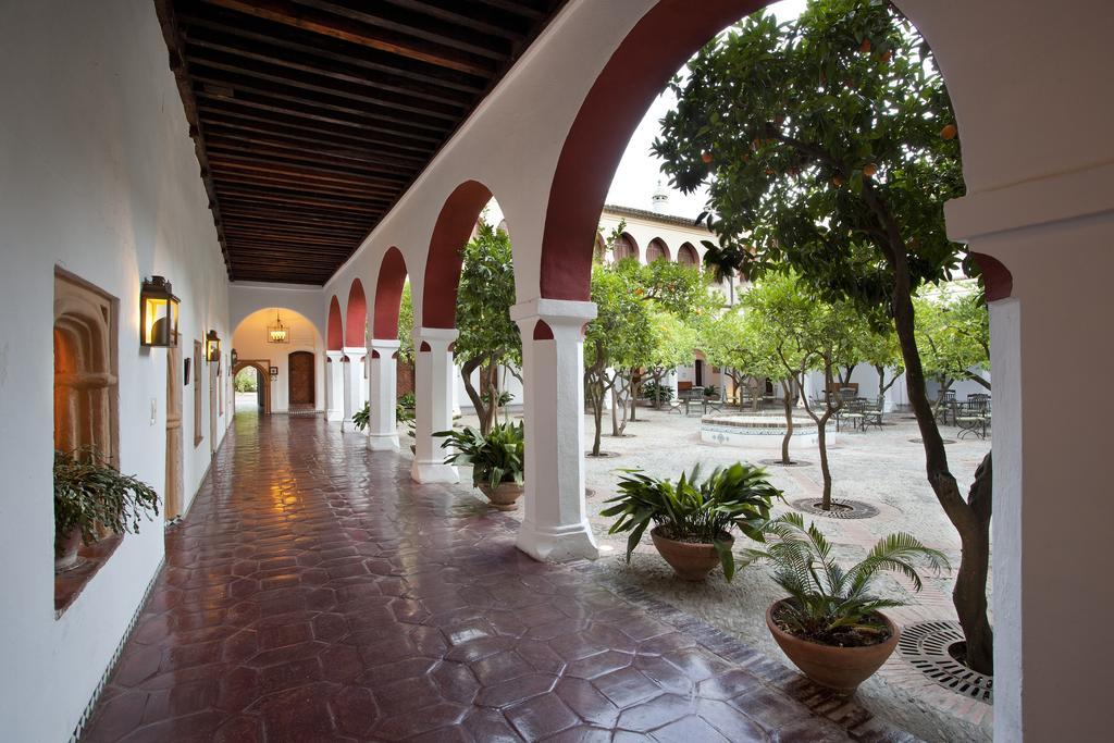 Parador De Guadalupe Γουαδελούπη Εξωτερικό φωτογραφία
