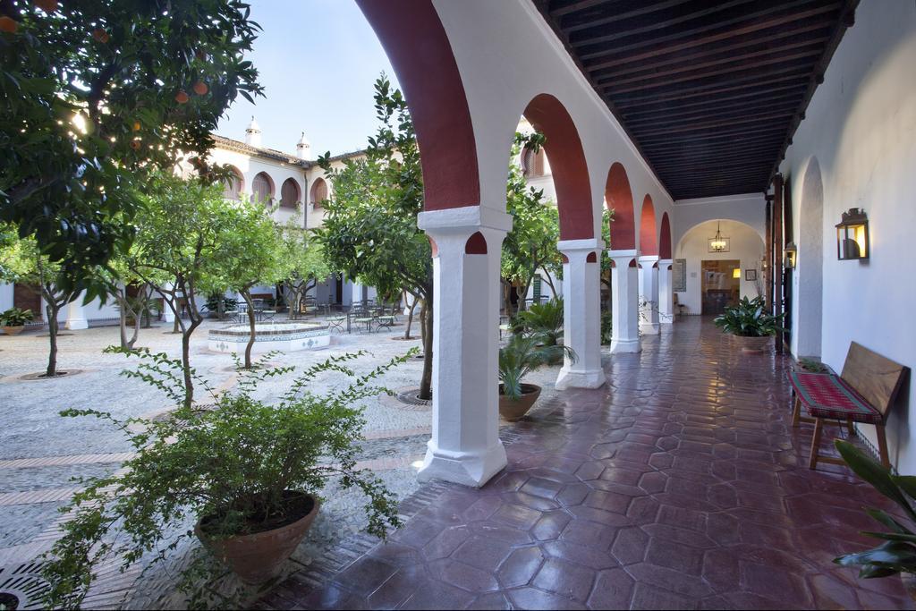 Parador De Guadalupe Γουαδελούπη Εξωτερικό φωτογραφία