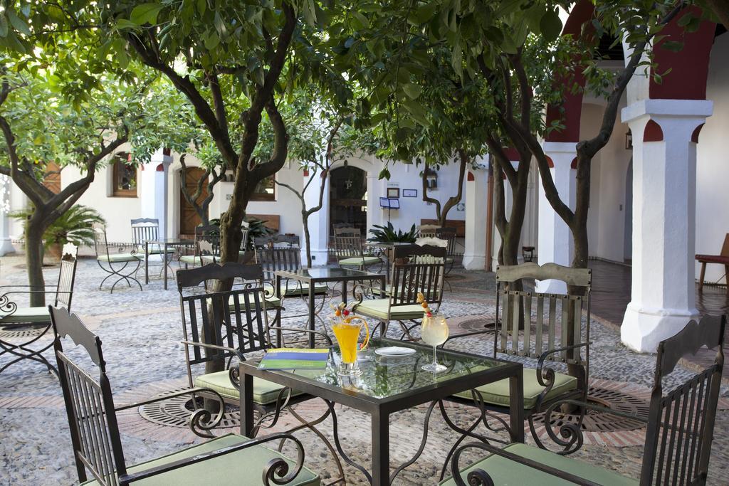 Parador De Guadalupe Γουαδελούπη Εξωτερικό φωτογραφία
